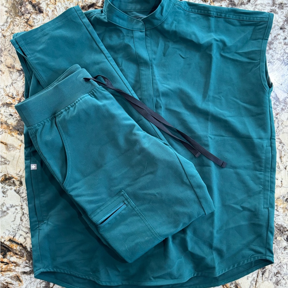 *FIGS SET* Yola™ Skinny Scrub Pants [XS] & Rafaela Oversized Scrub Top™ [XS]